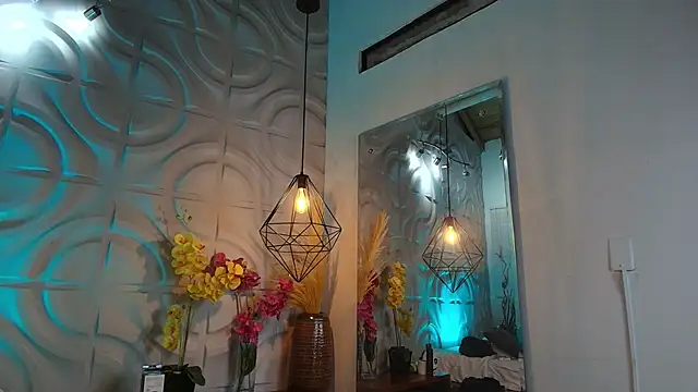 Venusflame   online show from November 29, 2025, 12:08 pm