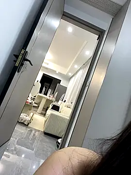 Snapshot of xyebobs chatting on October 28, 2025, 12:52 pm xyebobs online show from October 28, 2025, 12:52 pm