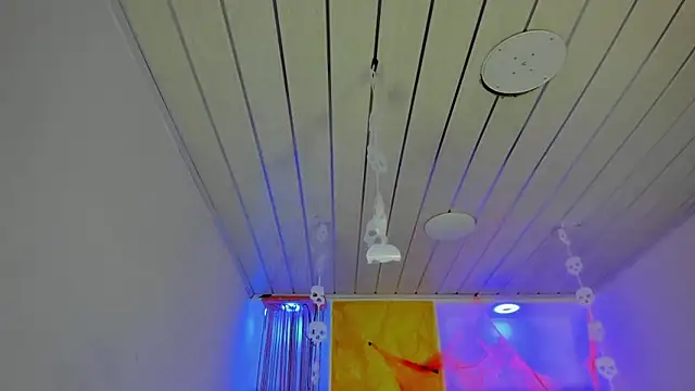 zoe connor19 online show from October 30, 2025, 9:37 pm