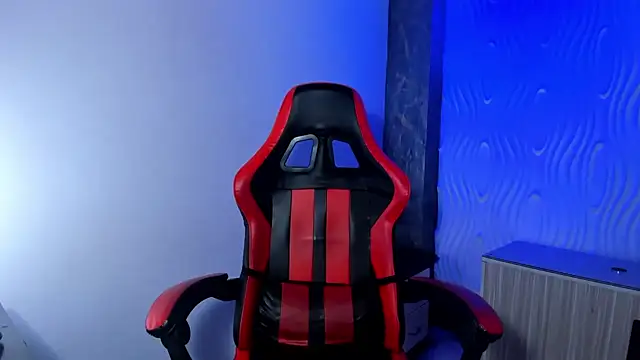 zoe connor19 online show from November 10, 2025, 8:19 pm