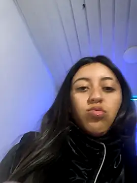 zoe connor19 online show from November 20, 2025, 7:35 pm