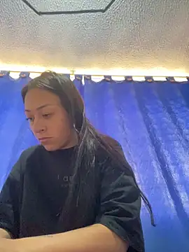 Little aphrodite online show from October 6, 2025, 5:43 pm