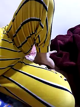 Snapshot of nouramaroc chatting on January 15, 2025, 8:37 pm nouramaroc online show from January 15, 2025, 8:37 pm