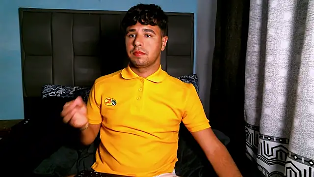 Snapshot of beautiful_james chatting on January 7, 2025, 1:06 am beautiful james online show from January 7, 2025, 1:06 am