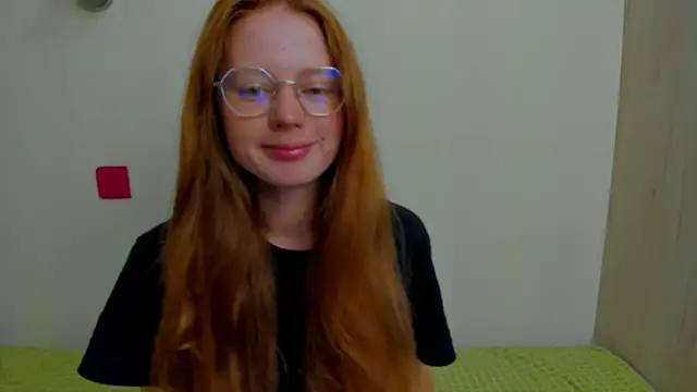 Snapshot of Fire_Luna chatting on September 10, 2025, 3:17 am Fire Luna online show from September 10, 2025, 3:17 am