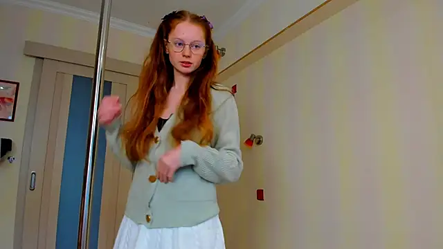 Snapshot of Fire_Luna chatting on October 12, 2025, 6:56 am Fire Luna online show from October 12, 2025, 6:56 am