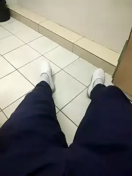 gatmoreno1 online show from September 26, 2025, 4:55 pm