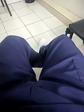 gatmoreno1 online show from October 31, 2025, 2:40 pm