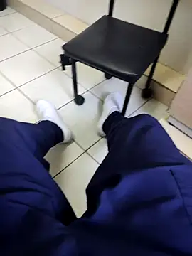 gatmoreno1 online show from November 10, 2025, 4:28 pm