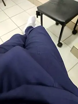 gatmoreno1 online show from January 7, 2026, 5:04 pm