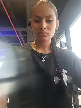 vanyacam  online show from April 10, 2026, 6:34 pm