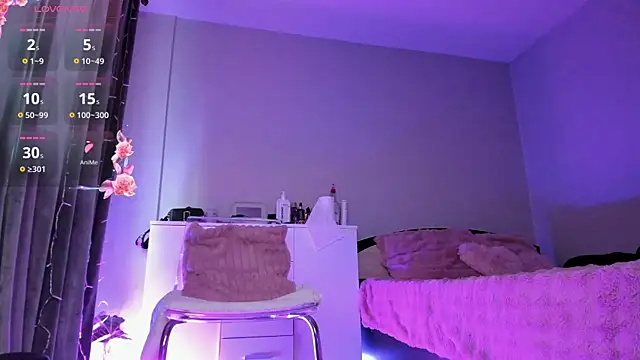 kyliejo18 online show from April 11, 2026, 4:06 am