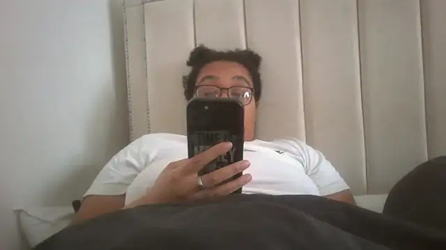 vanilla chocolate23 online show from February 6, 2025, 8:07 am