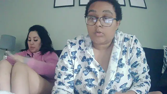 vanilla chocolate23 online show from September 26, 2025, 9:24 am