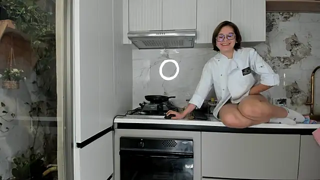 Snapshot of Hellen_coy chatting on February 9, 2025, 6:47 pm Hellen coy online show from February 9, 2025, 6:47 pm