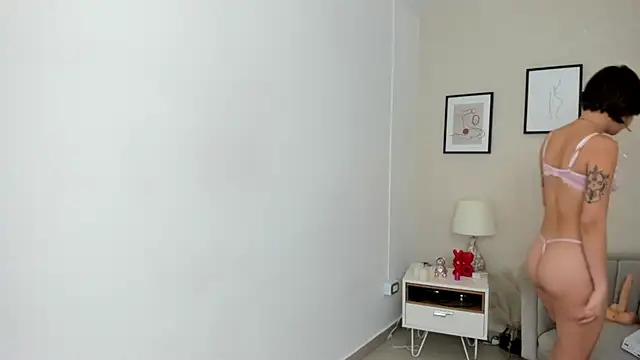 Snapshot of Hellen_coy chatting on March 5, 2025, 12:44 pm Hellen coy online show from March 5, 2025, 12:44 pm