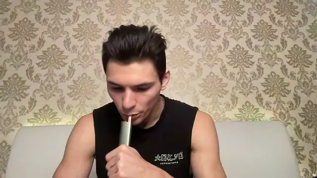 denlover1 online show from December 26, 2024, 11:21 am