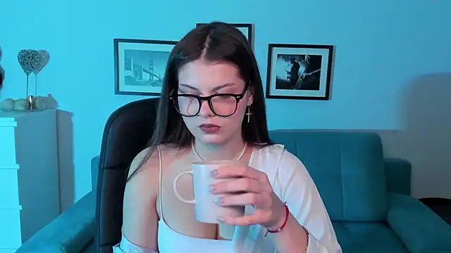 AdeliaKiss online show from January 22, 2025, 5:06 pm