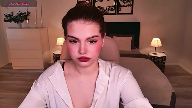 AdeliaKiss online show from March 31, 2026, 4:46 am