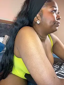 zoe 23  online show from March 15, 2026, 12:00 pm