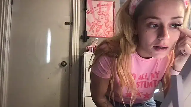 lexybabyxo online show from January 8, 2026, 1:24 pm