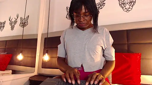 candy lovee69 online show from March 20, 2025, 2:08 am