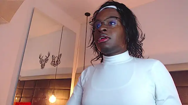 candy lovee69 online show from November 6, 2025, 8:32 pm