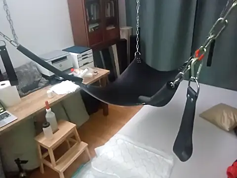 Snapshot of manforhotfun chatting on November 2, 2025, 1:30 am manforhotfun online show from November 2, 2025, 1:30 am