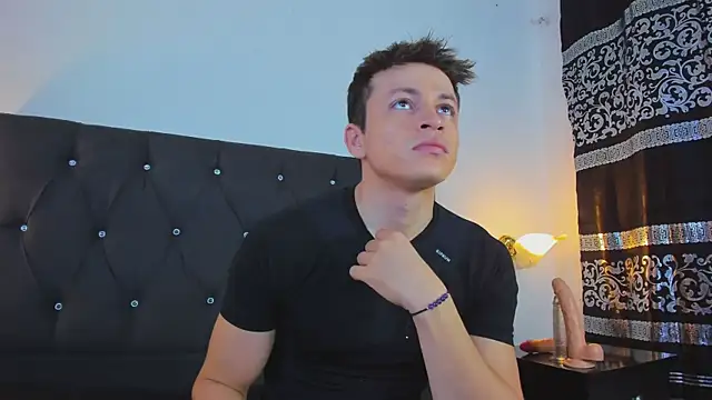 Angel Cuervo online show from January 20, 2025, 7:25 pm