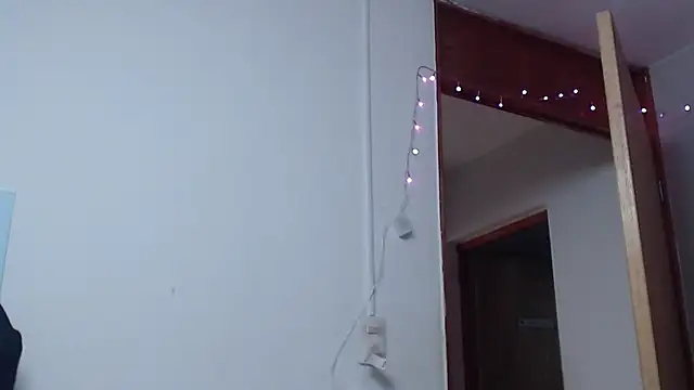 Nicol Love0 online show from February 13, 2025, 2:20 pm