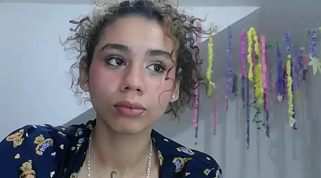 Snapshot of diamonmeli chatting on January 27, 2025, 7:46 pm diamonmeli online show from January 27, 2025, 7:46 pm