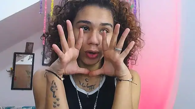 Snapshot of diamonmeli chatting on January 30, 2025, 6:32 pm diamonmeli online show from January 30, 2025, 6:32 pm