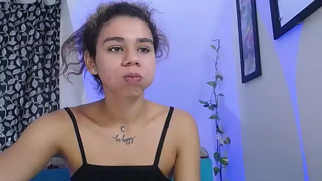 Snapshot of diamonmeli chatting on February 7, 2025, 4:24 pm diamonmeli online show from February 7, 2025, 4:24 pm