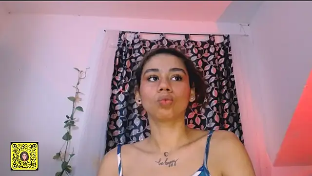 Snapshot of diamonmeli chatting on February 18, 2025, 12:49 pm diamonmeli online show from February 18, 2025, 12:49 pm