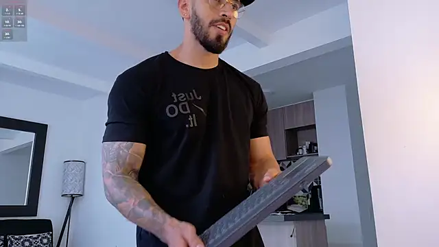 tony muscle online show from November 29, 2025, 9:40 pm