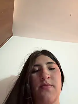 Snapshot of AhriCutte chatting on February 16, 2025, 11:16 pm AhriCutte online show from February 16, 2025, 11:16 pm