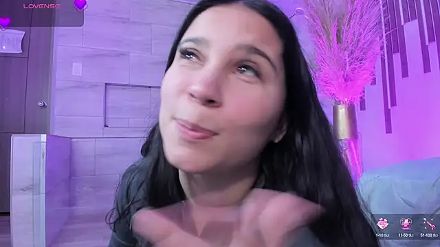 aisha   online show from February 3, 2025, 11:47 pm