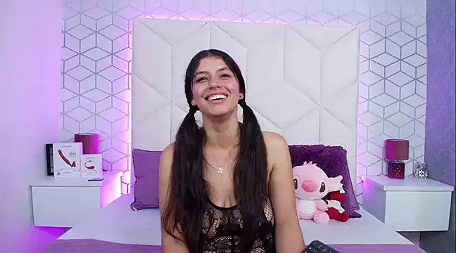 MadelineBeckert online show from March 11, 2025, 1:26 am