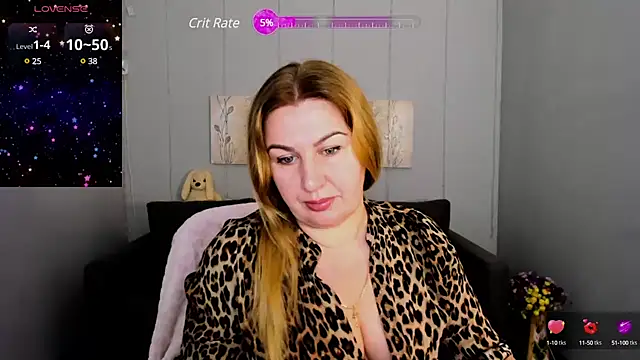 Snapshot of Lili_Crossi chatting on December 5, 2024, 6:32 am Lili Crossi online show from December 5, 2024, 6:32 am