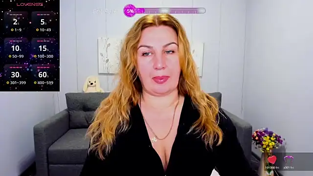 Snapshot of Lili_Crossi chatting on December 12, 2024, 6:47 am Lili Crossi online show from December 12, 2024, 6:47 am