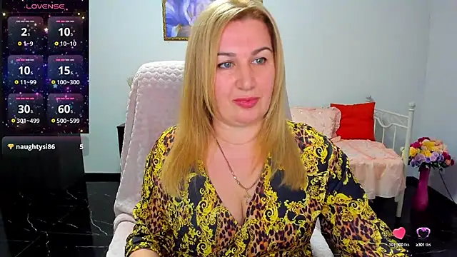 Snapshot of Lili_Crossi chatting on March 10, 2025, 6:49 am Lili Crossi online show from March 10, 2025, 6:49 am