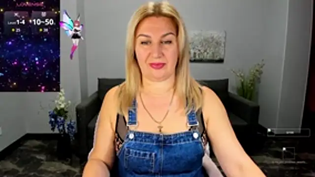 Snapshot of Lili_Crossi chatting on October 16, 2025, 5:30 am Lili Crossi online show from October 16, 2025, 5:30 am