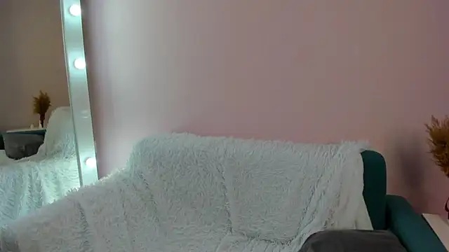 Linablueeyed online show from January 22, 2025, 9:57 am