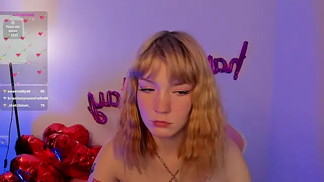 Linablueeyed online show from February 20, 2025, 11:20 am