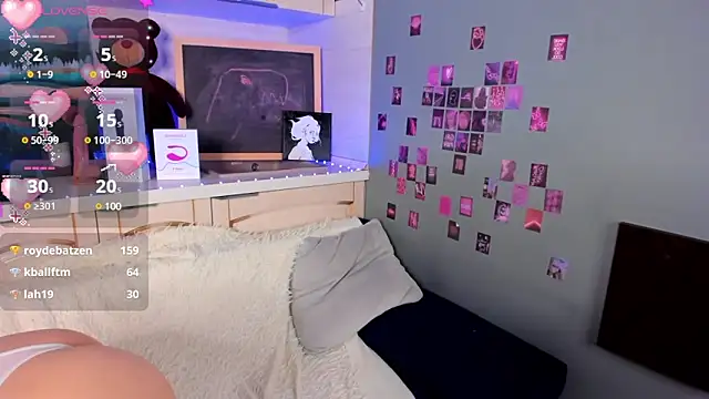 Linablueeyed online show from March 18, 2025, 2:26 pm