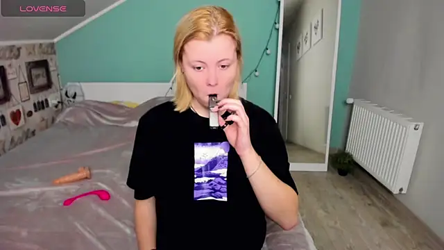 Snapshot of LillyDepp chatting on January 7, 2025, 1:57 pm LillyDepp online show from January 7, 2025, 1:57 pm