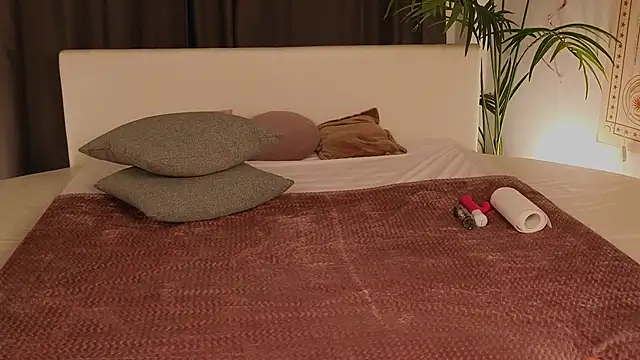 cherry lea online show from January 17, 2025, 7:38 pm