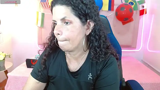 Snapshot of sila_bolum chatting on June 25, 2026, 6:23 pm sila bolum online show from June 25, 2026, 6:23 pm