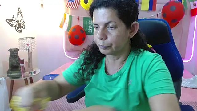 Snapshot of sila_bolum chatting on July 4, 2026, 6:47 pm sila bolum online show from July 4, 2026, 6:47 pm