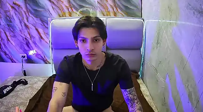 Apolo Hidalgo01 online show from February 2, 2025, 4:11 pm